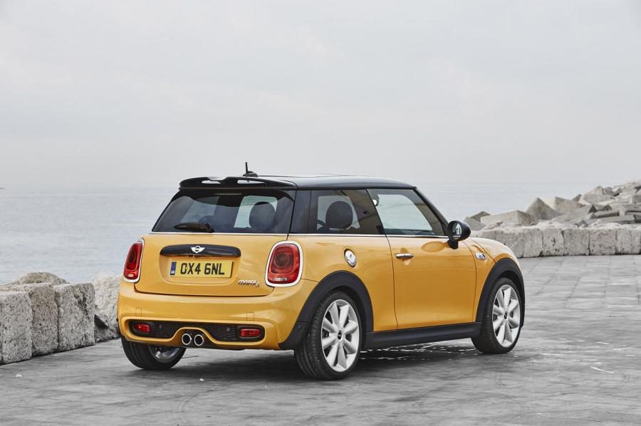  Mini Cooper Hardtop 2015 года  (фото 15 из 26)